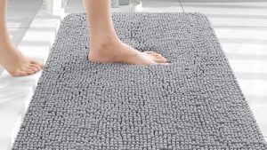 OLANLY Bathroom Rugs 30x20, Extra Soft Absorbent Chenille Bath Rugs, Rubber Backing Quick Dry, Machine Washable Bath Mats for Bathroom Floor, Tub and Shower, Home Decor Accessories, Grey